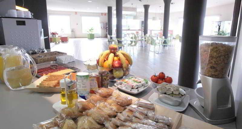 B&B Hotel Figueres Figueres  Ristorante foto